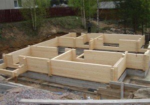 Будівництво деревяних будинків з бруса: основні етапи