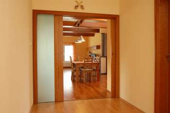 Як зробити двері пенал самостійно?