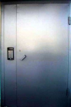 Сталеві підїзні двері