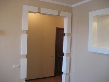 Як зробити гарне обрамлення дверного отвору?
