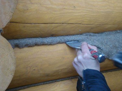 Складання лазні з колоди: вибір якісного матеріалу та етапи проведення робіт
