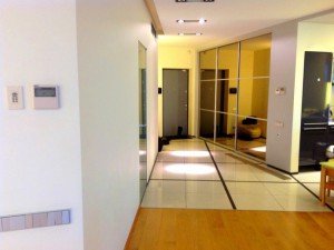 Плитка на підлогу в коридор – міцність і естетика