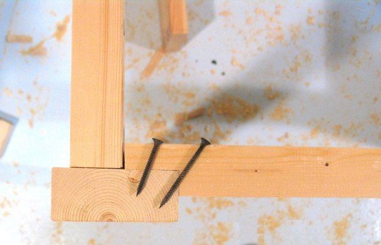 Дві інструкції по виготовленню деревяних столів