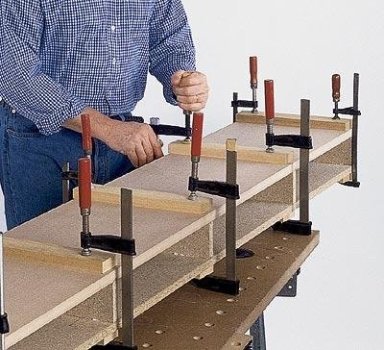 Самостійна збірка ліжка подіуму