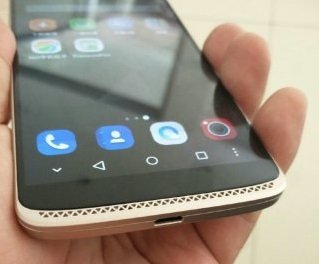 Новий ZTE Axon Mini NBA Edition