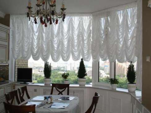 Якими повинні бути ідеальні штори для нашої кухні?