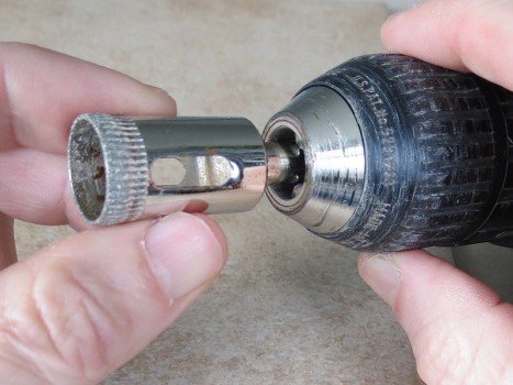 Як просвердлити кахельну плитку самостійно?