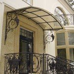 Козирки та навіси над входом з полікарбонату
