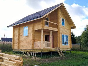 Будинок з бруса з мансардою: переваги будівель і приклади проектів