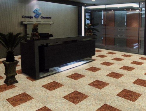 Кварц вінілова плитка для підлоги: характеристика, переваги, укладання