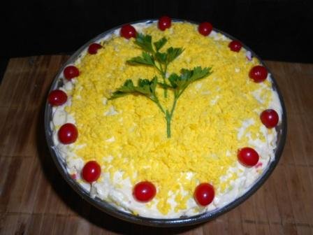 Салат ніжний з крабовими паличками і сиром