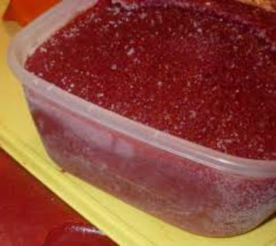 Як заморозити полуницю на зиму в холодильнику.