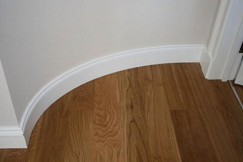 Деревяний плінтус для підлоги: інструкція по монтажу
