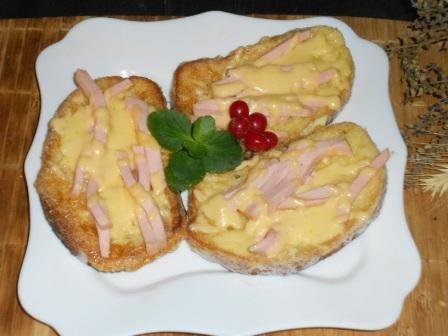 Грінки я білого хліба з яйцем і сиром: рецепт з фото
