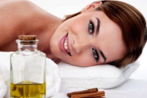 Маски для волосся з лляною олією: користь і способи приготування