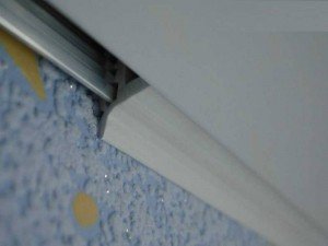Безшовні натяжні стелі ПВХ — монтаж стельового пластику своїми руками