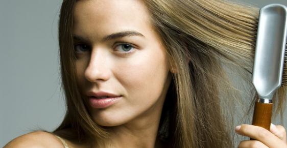 Як доглядати за довгими і розкішними волоссям: кілька простих порад