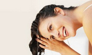 Як легко випрямити волосся, не використовуючи фен і праску?
