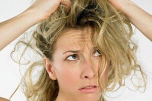 Що робити, якщо у вас неслухняне волосся: поради по догляду та рецепти