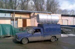 Транспортування полікарбонату — перевезення стільникового і монолітного матеріалу на багажнику
