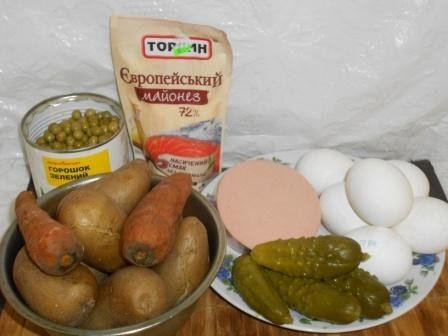 Салат олівє: класичний рецепт з ковбасою і солоними огірками