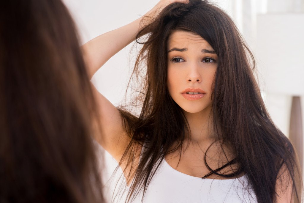 Що робити, якщо ваші волосся втратили блиск: поради та рецепти