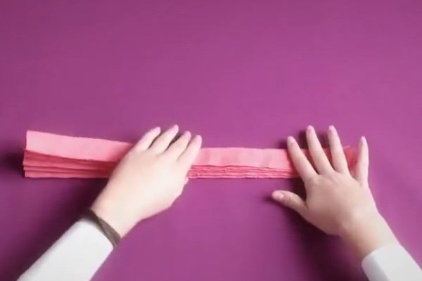 Як прикрасити стіл паперовими серветками