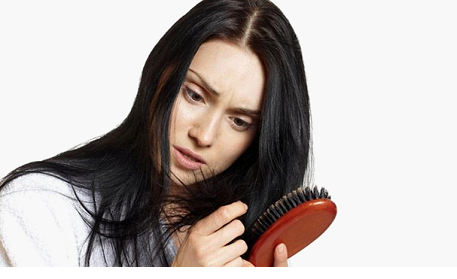 Як зупинити випадіння волосся у жінок: облисіння   не вирок