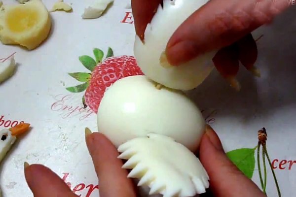 Як зробити з яйця лебедя   покрокове прикраса