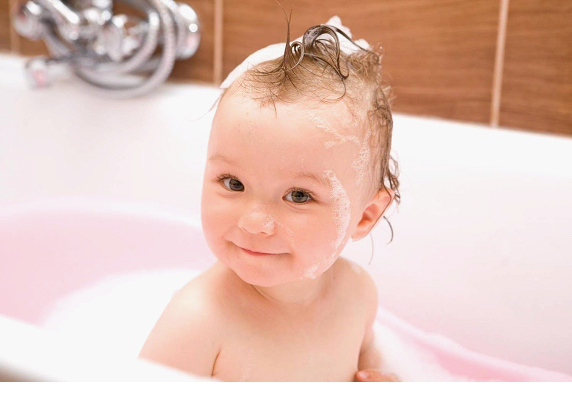 У дитини випадає волосся на голові: вивчаємо причини у всіх, починаючи з немовляти
