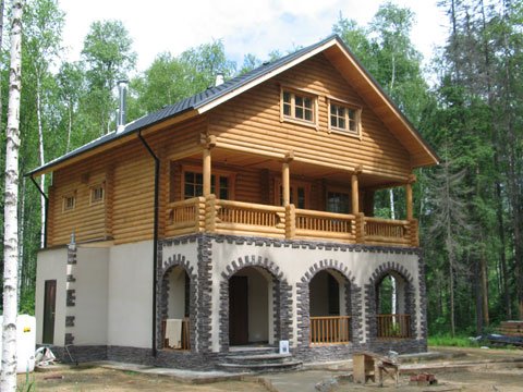 Що таке комбіновані деревяні будинки?
