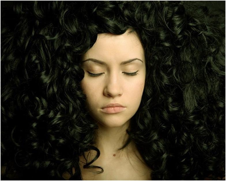 Що таке чорна хна для волосся: мета її застосування і правила використання