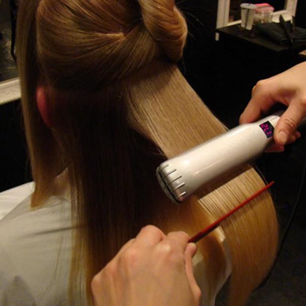 Як вибрати кращі щипці для випрямлення волосся: думка фахівців