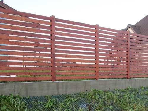 Зводимо деревяний паркан для дачної ділянки. Секрети будівництва!