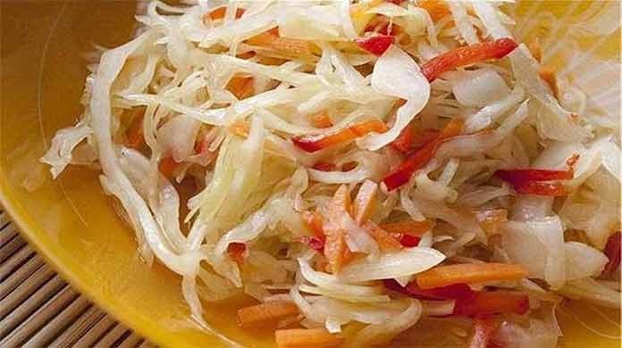 Капустяний салат з морквою рецепт