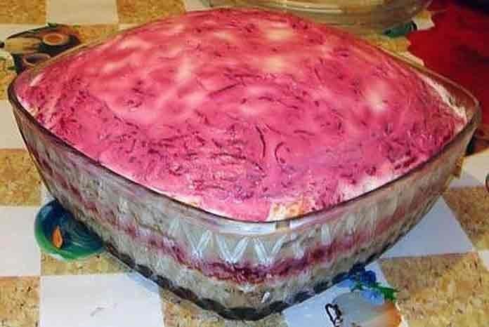 Салат коханка з горіхами