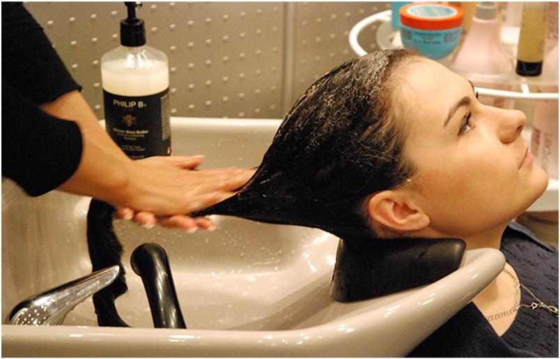 Середня вартість послуги ламінування волосся в перукарні: етапи процедури