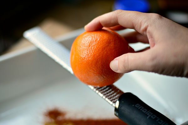 Як приготувати лимонну, апельсинову та інші цедри цитрусових