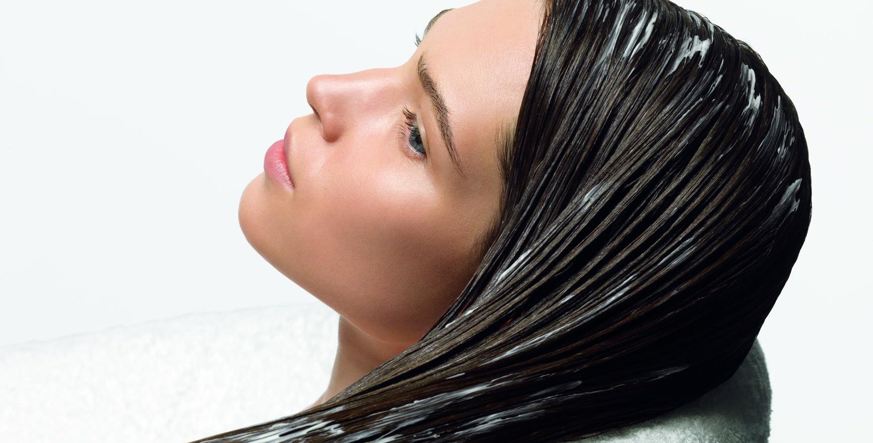 Як доглядати за нарощеними волоссям на капсулах: як їх мити і розчісувати