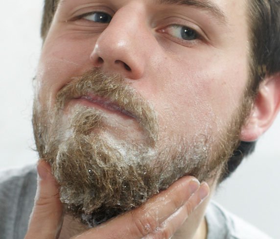 Догляд за бородою: 5 блоків корисних порад з підготовки інструментів, укладанні і додання приємного запаху