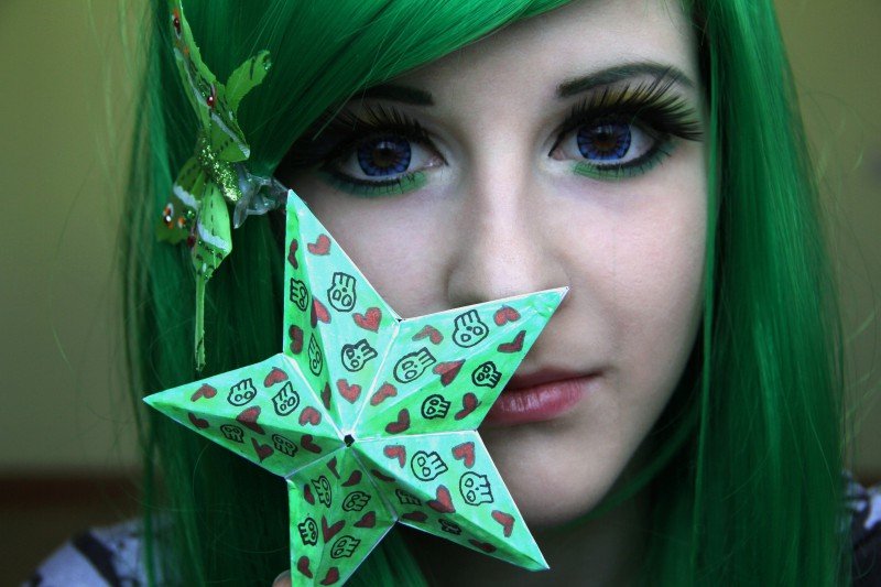 Зелені волосся: як прибрати і зафарбувати цей відтінок народними засобами