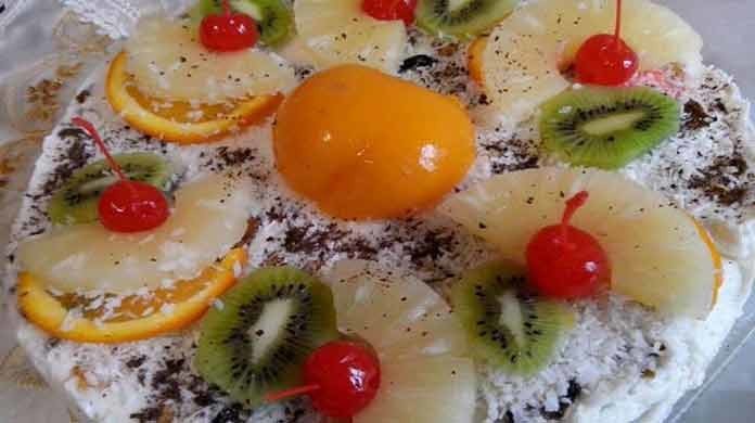 Торт сирний з желе і фруктами