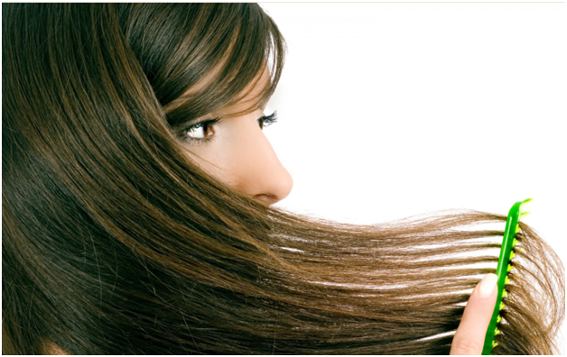 Випрямляючі засоби для волосся: кератиновий і ще 4 методу розгладження шевелюри