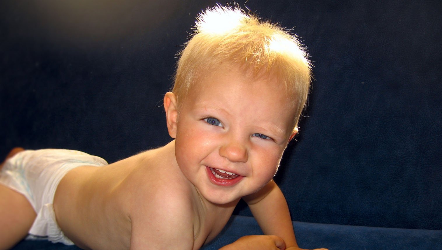 Перша стрижка дитини в 1 рік: важливі моменти зачіски малюка