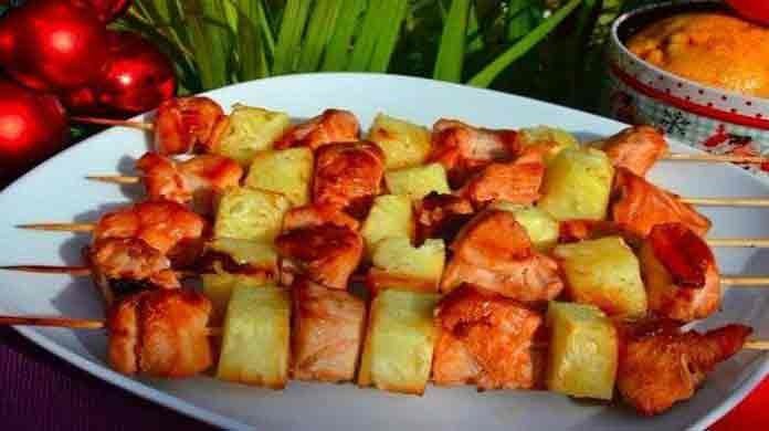 Шашлик з курки з ананасом