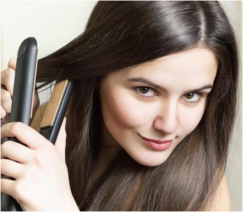 Як правильно випрямити волосся феном і гребінцем: щітка і насадки теж знадобляться