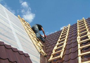 Пристрій даху з металочерепиці для свого будинку