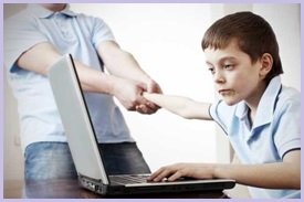 Скільки дитині можна сидіти за компютером