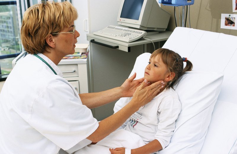 Збільшені лімфовузли на шиї у дитини: причини