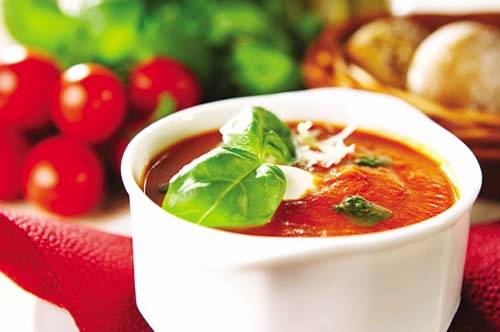 Супи з копченою ковбасою: солянка, розсольник, сирний, томатний